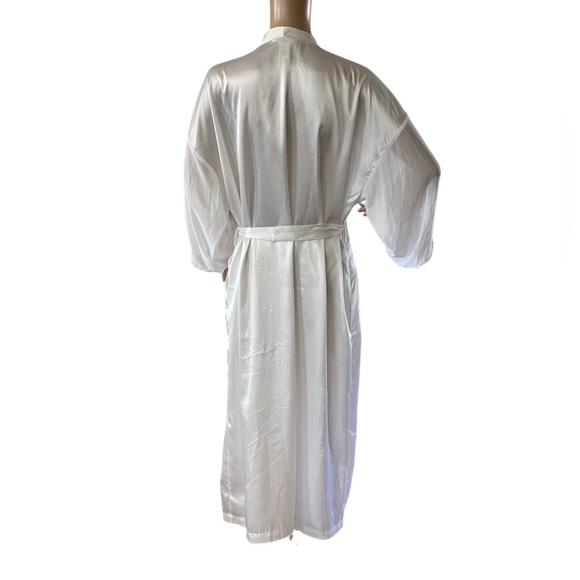 ENCHANTING Embroidered Sheer Short Sleeves Robe - Picture 3 of 5